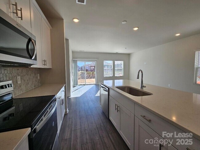 Building Photo - 5213 Brailey Cir