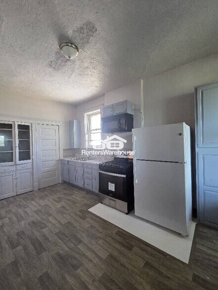 Building Photo - 3914 Michigan Ave