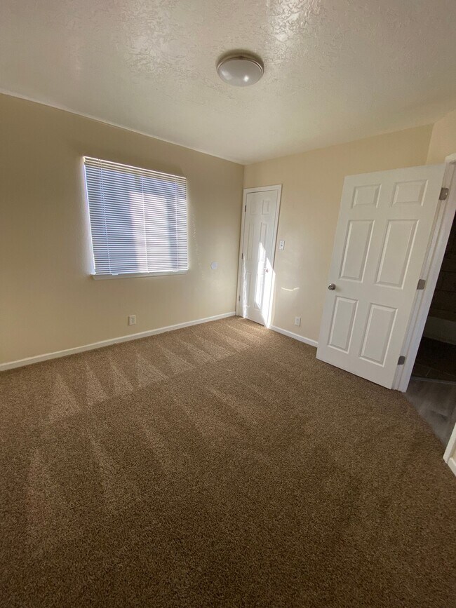 Floorplan - CRESTWOOD APARTMENTS