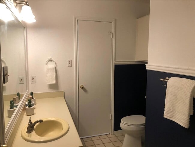 Building Photo - 1402 Byers Ln