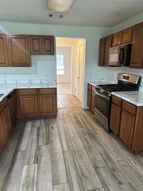 Building Photo - 18312 Crestwind Ln