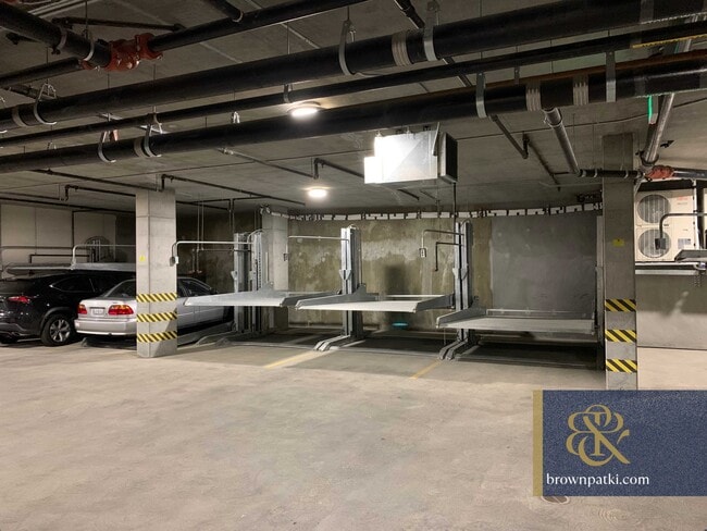 Building Photo - 1733 Powell St