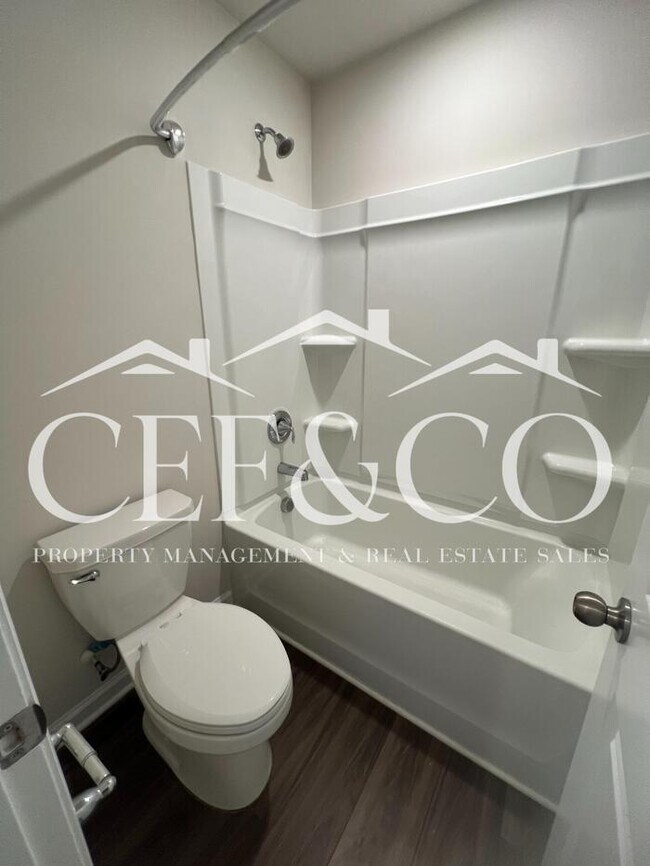 Building Photo - Spacious 5-Bedroom Home with Loft, 2-Car Garage & Neighborhood Amenities