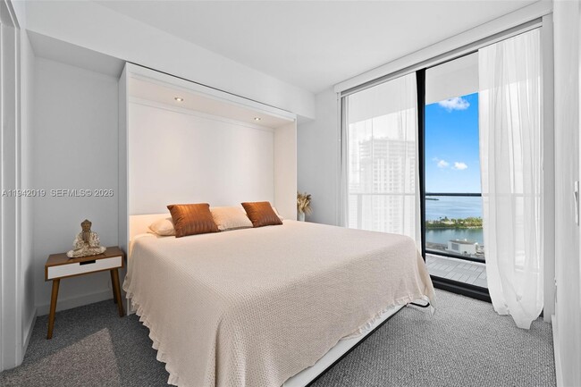 Building Photo - 501 NE 31st St