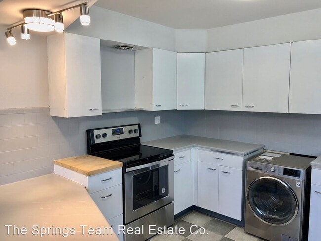 Building Photo - 2 br, 1 bath House - 24 N Logan Avenue