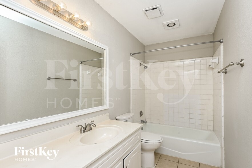 Building Photo - 7508 Evergreen Dr