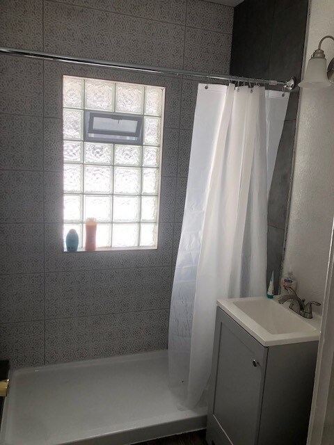 Building Photo - 3816 N Maryland Ave