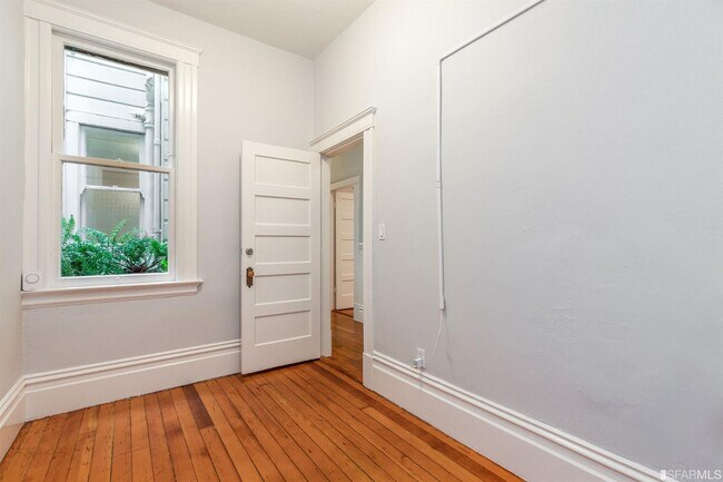 Building Photo - 958 Hayes St