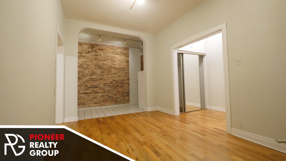 1 Bed 1 Bath - 515 W Melrose St