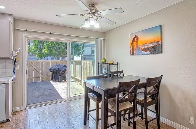 Building Photo - 369 Meadow Ct