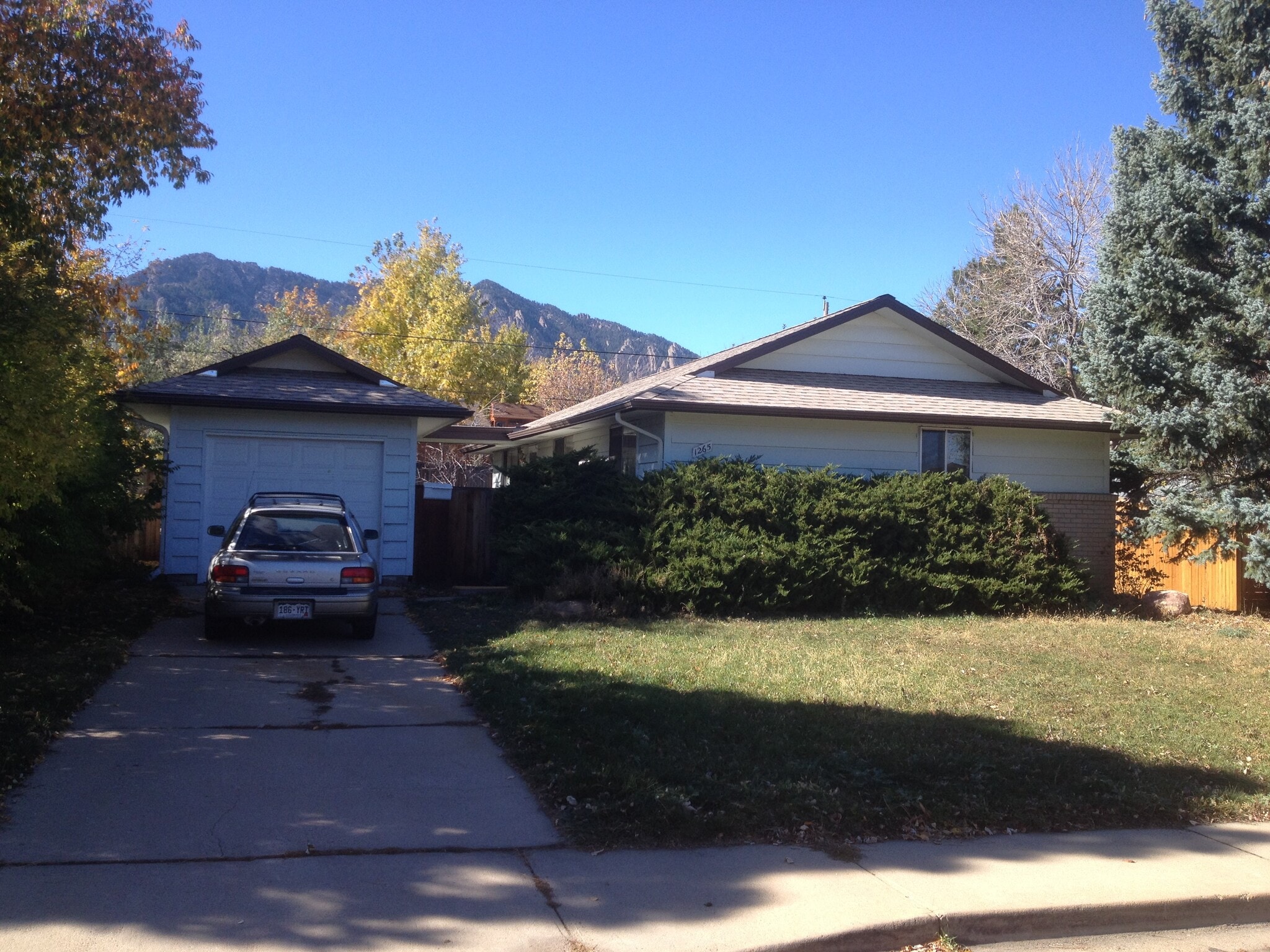 View from street - 1265 Fairfield Dr