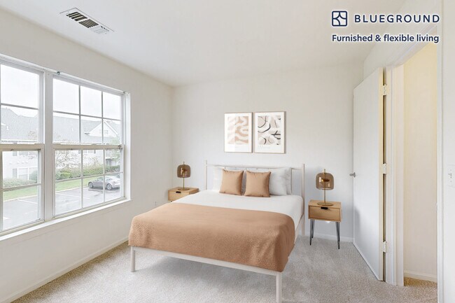 Building Photo - 313 Avalon Cir