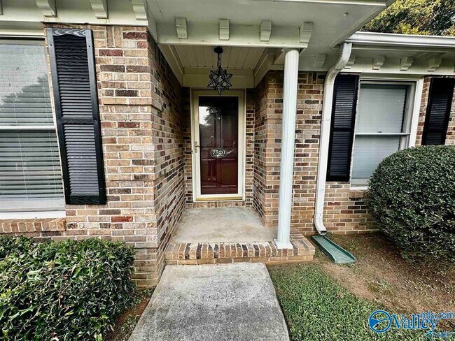 Building Photo - 7520 SW Clubfield Dr
