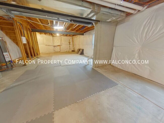 Building Photo - 7973 Buckeye Tree Ln