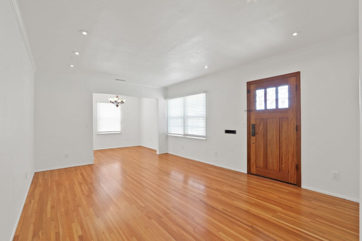 Building Photo - 4232 Walnut