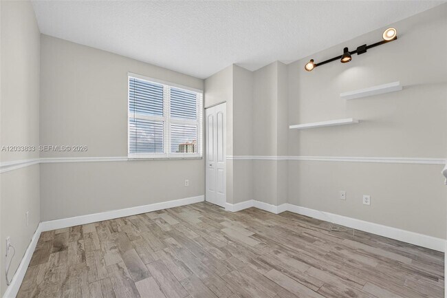 Building Photo - 50 Menores Ave