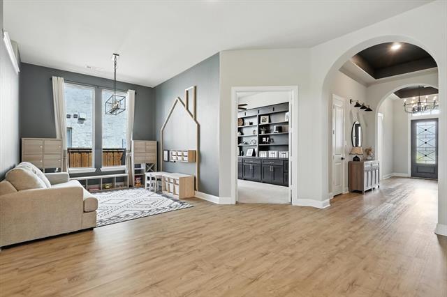Building Photo - 710 Agave Dr