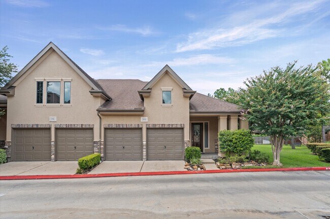 Building Photo - 2906 Royal Oaks Green