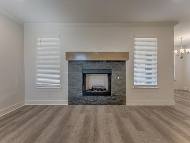Building Photo - 1325 Monterey Dr