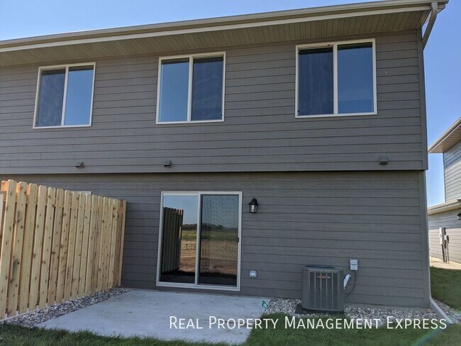 Building Photo - 9562 W Broek Dr