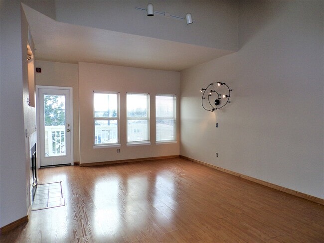 Building Photo - 8707 E Florida Ave