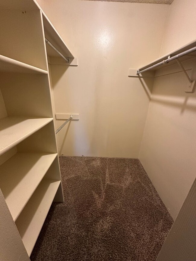 Building Photo - Location! Location! 2-bed 2-bath condo ove...