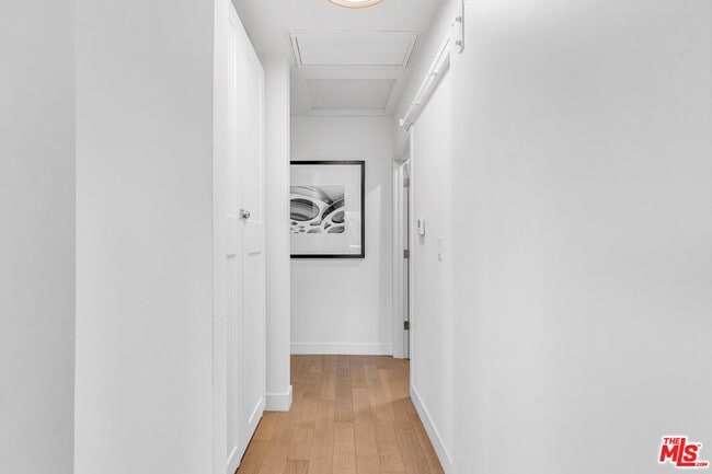 Building Photo - 3935 Kentucky Dr