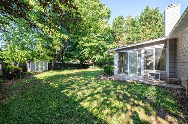 Building Photo - 2638 English Oaks Ln NW