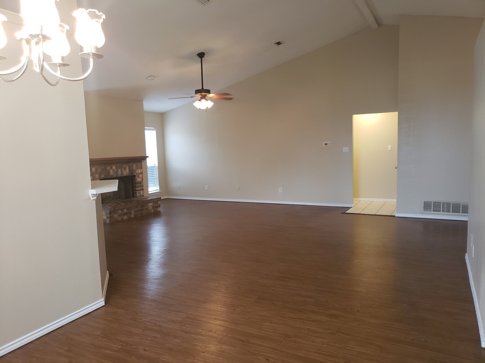Building Photo - 2212 Carriage Hill