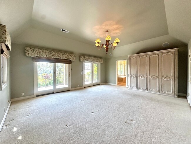 Building Photo - Beautiful 4 Bed 3 Bath Home with Attached ...