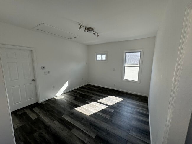 Building Photo - 1023 Bishop Evans Way