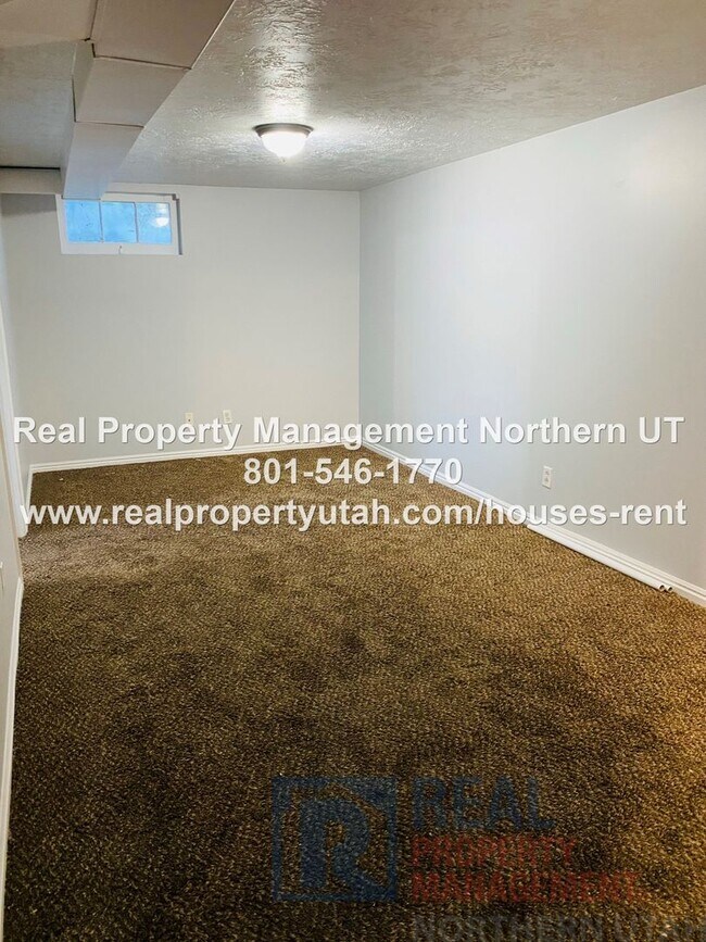 Building Photo - 3 Bedroom 1.5 Bath Ogden Home available now