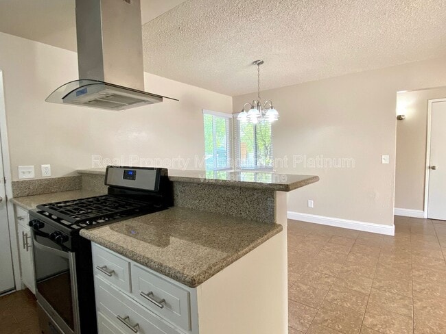 Building Photo - 20 W Gettysburg Ave