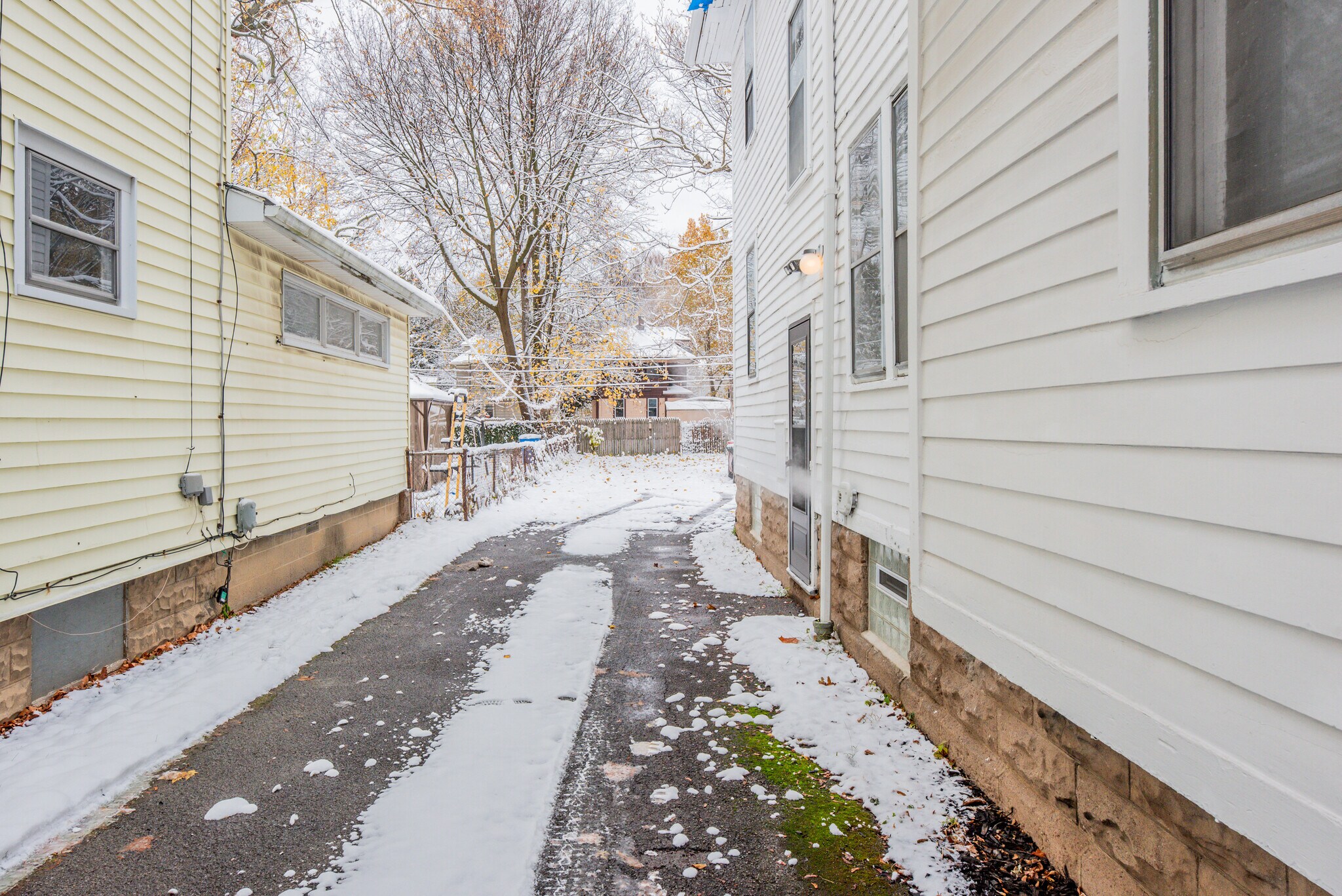 Building Photo - 57 Anthony St