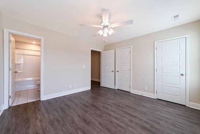 Building Photo - 204 Drayton Dr
