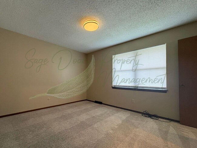 Building Photo - SPACIOUS LAYOUT