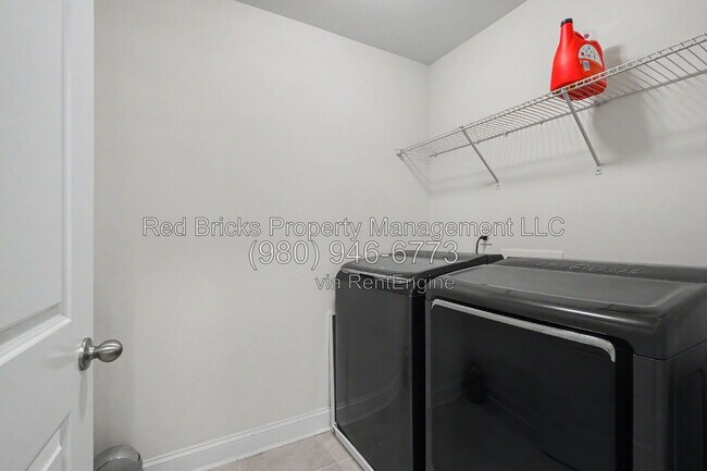 Building Photo - 3034 Stephen Pace Trl