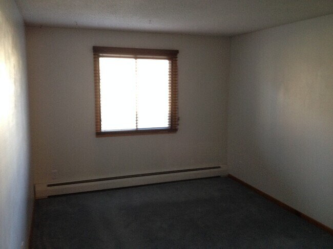 Building Photo - 7601 W 101st St