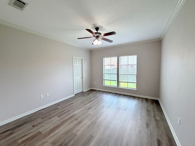 Building Photo - 40325 Coldwater Landing