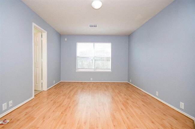 Building Photo - 6003 Baldwin Elm St