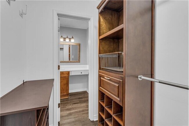 Building Photo - 68 Summer Oaks Dr