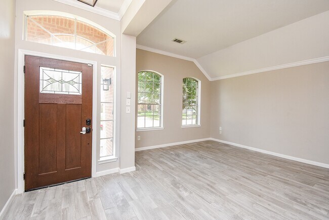 Building Photo - 23122 Beech Canyon Dr