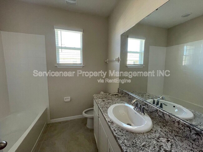 Building Photo - 7844 Stonebrook Cir