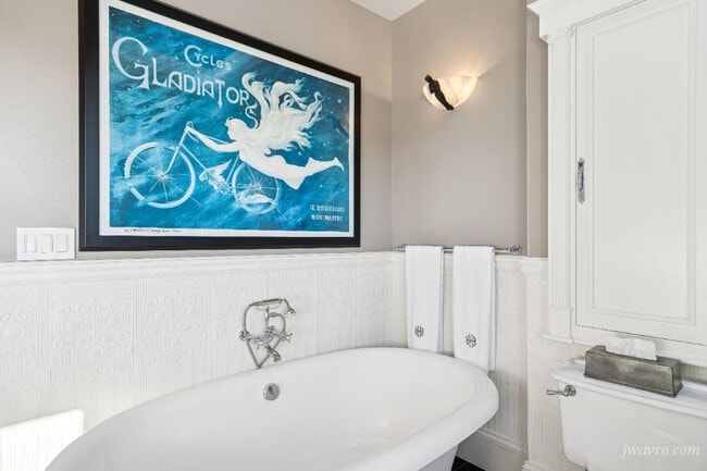 Building Photo - 155 24th Ave