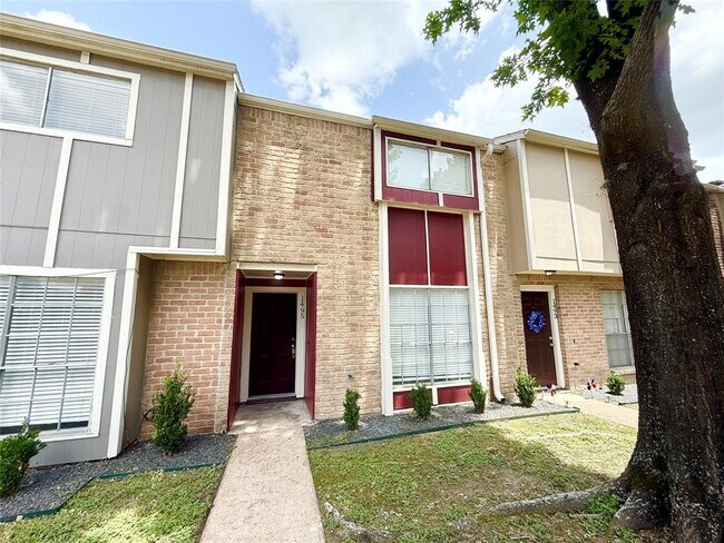 Primary Photo - 1495 Springrock Ln