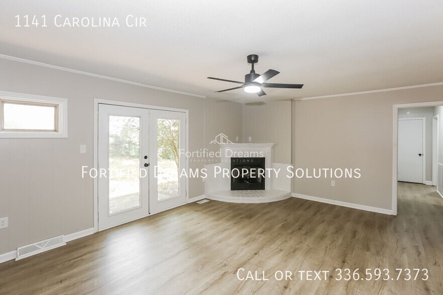 Building Photo - 1141 Carolina Cir