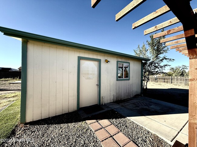 Building Photo - 2125 Jean Rd