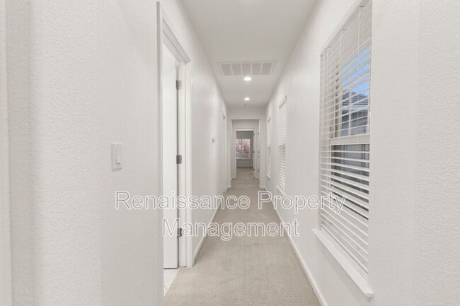 Building Photo - 288 W Fauna Ave