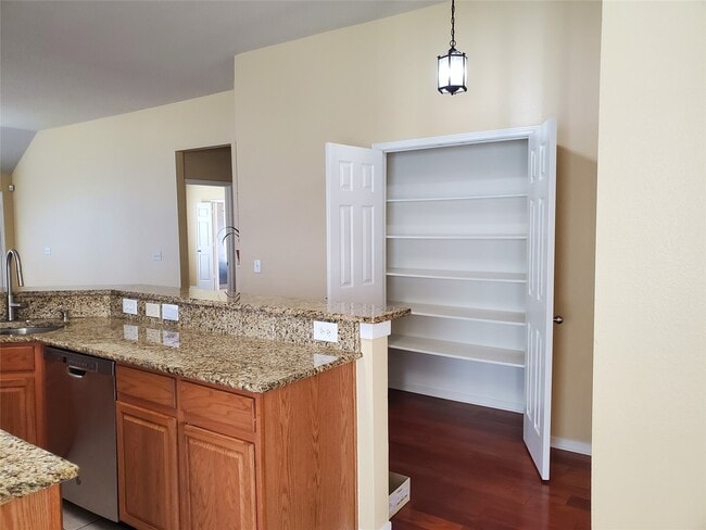 Building Photo - 2502 Suncreek Ln