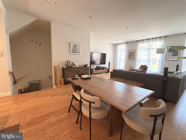 Building Photo - 12305 W Oaks Dr